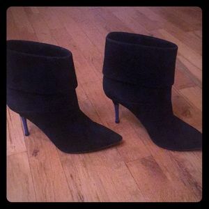 💯 Authentic Aquazurra Suede Pointed Toe Booties!